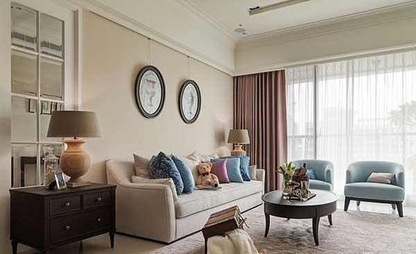 朋友新家装修的就象城堡,餐厅不大但装修却非常实用!