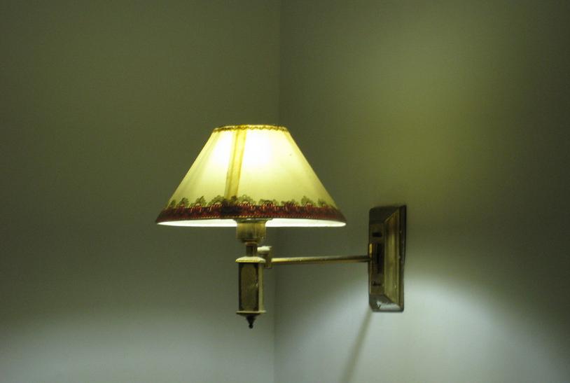 家居壁灯装饰小技巧,让你的家更温馨舒适!