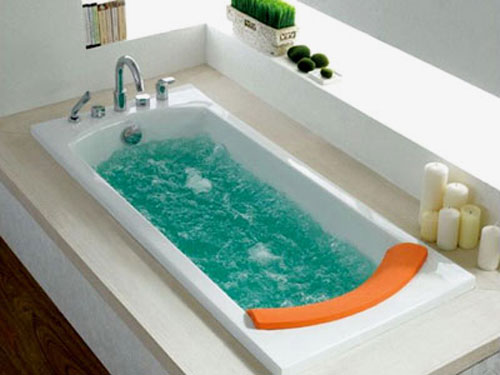 浴缸使用注意事项及清洁方法,保持浴缸光泽度!