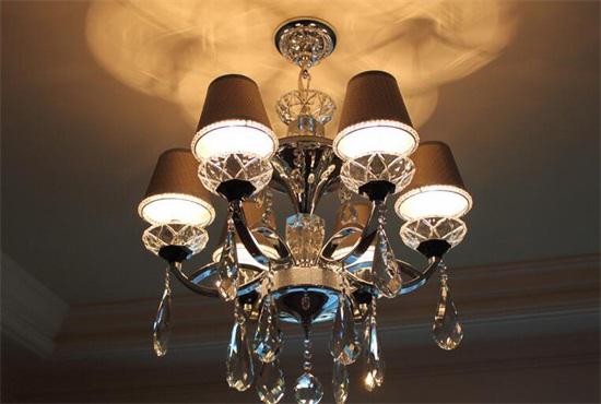 卫生间装什么灯好?根据家居空间不同需求来选择照明灯具!