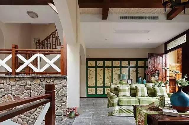 营造温馨舒适的客厅空间,客厅沙发摆放形式你知道几种?