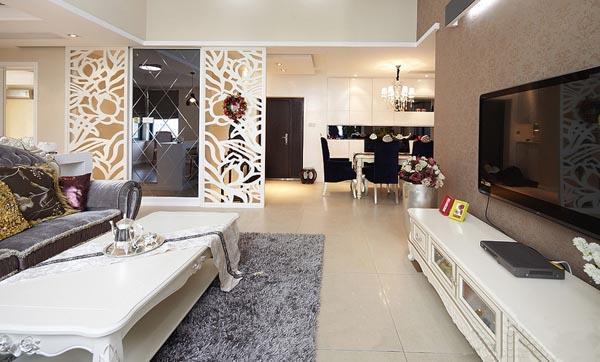 90平两居室装修,钢化玻璃玄关隔断很少见,花费不到15万!