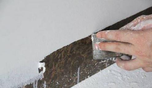 墙面装修前要铲墙皮，我家没铲现在墙都裂了！