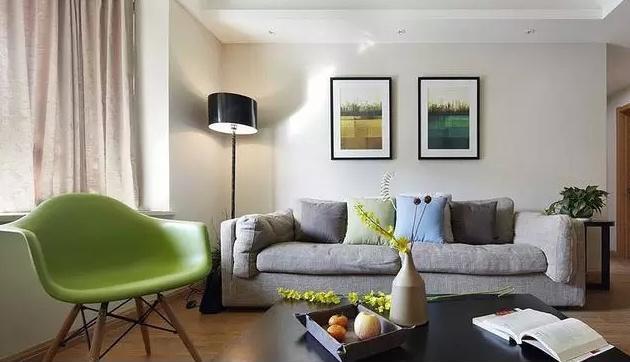 朋友家清新自然的现代简约两居室装修，卧室小阳台真不错！