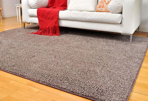 客厅地毯怎样铺才更美观?大小、颜色、位置等要注意!