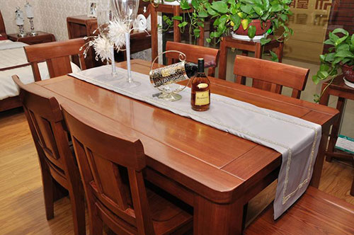 新房装修完要订购餐桌了，可关于餐桌选购要点你知道多少？
