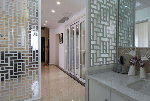 装修公司推荐的几款屏风隔断,帮忙挑挑毛病吧!