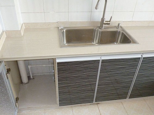 找师傅用砖砌橱柜被笑土老帽,装完后大家都找人照做!