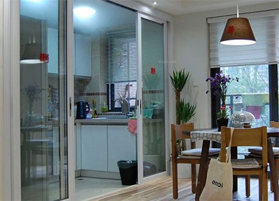 厨房推拉门脏了怎么办?学几个推拉门清洁小技巧吧!