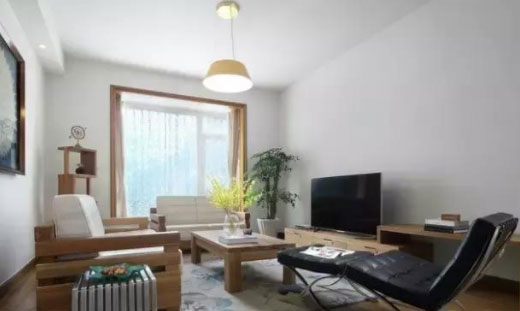 城里房价太高买不起,老家的别墅装修简单但非常宽敞!