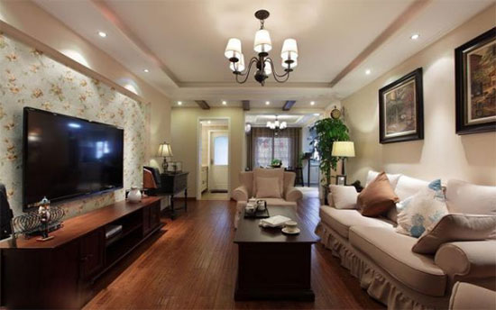 男友家准备的婚房装修稍显老气,封闭式阳台装修很惬意!