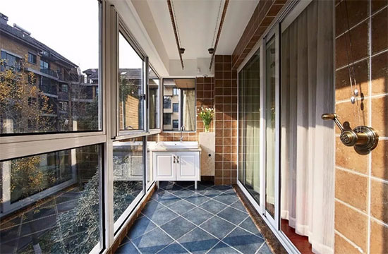 邻居在阳台装个柜子实用又漂亮,小区业主天天去参观!