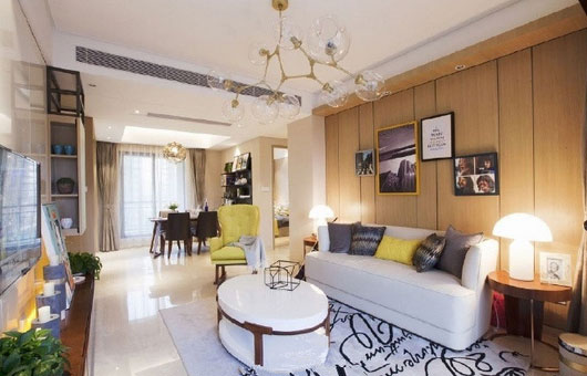 去表哥家做客,三房装修很时尚,沙发墙木板包裹美轮美奂!