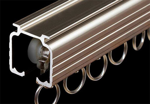 滑轨窗帘好不好?窗帘滑轨安装不当后果很严重!