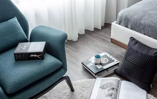 卧室装修铺木地板还是瓷砖?对比木地板与瓷砖的优劣!