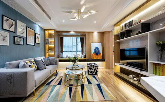 没想到北欧风格装修可以如此多彩，客厅飘窗设计很完美！