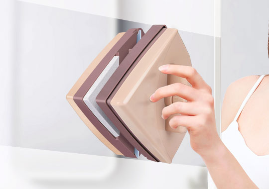 淋浴房玻璃污垢清洗小技巧，这样洗淋浴房玻璃真方便！你不试试吗？