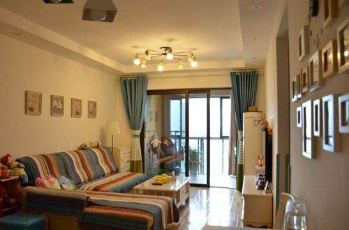 简单装修小两房,三口之家的幸福生活,大大的客厅阳台最实用!