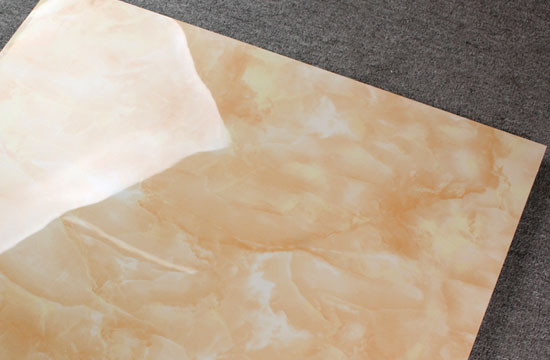 地面贴瓷砖好还是铺地板好?听师傅介绍完,才发现选错了!