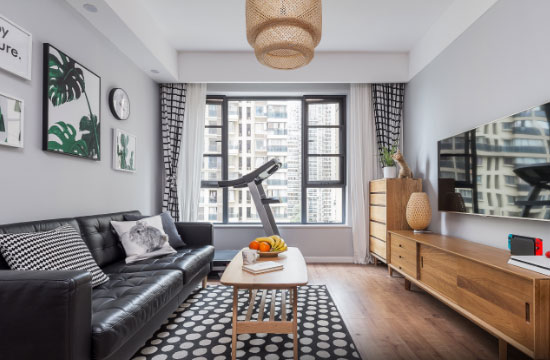 简约风格两房装修,黑色复古皮沙发加薄荷绿墙面,真心漂亮!