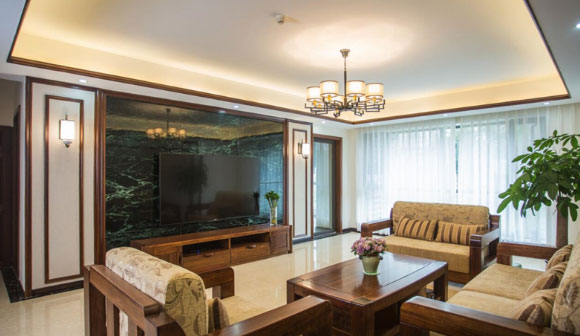 新中式风格装修很大方,卧室衣柜装阳台太少见,客厅装修真大气!