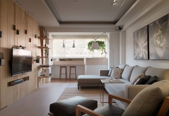 原木简约风格小两房装修格外舒适,木地板上墙效果真不错!