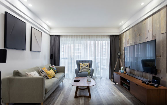 简约风格三房装修，电视背景墙真少见，鞋柜卡座一体设计太聪明！