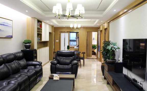 简洁大气的现代风格三房装修案例，集成板背景墙效果真不错！