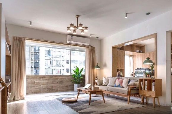 原木简约风格三房装修,挂墙式电视柜加墙体收纳柜真实用!