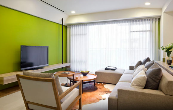 色彩清新的简洁装修,用书柜做隔墙很见少,床头装衣柜更实用!