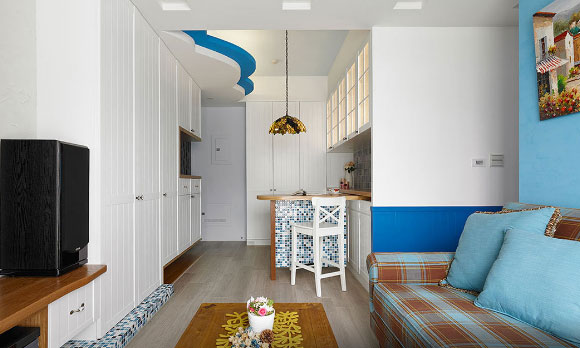 温馨的两房装修设计简洁，满屋的柜子很实用，主人却说心累！