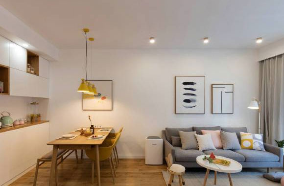 朋友家原木日式风格装修真迷人,没有主灯的客厅装修照样很漂亮!