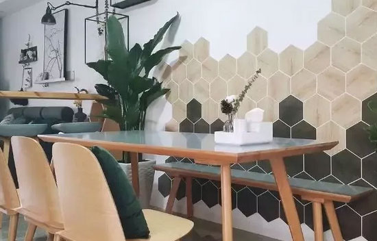 六边形蜂窝状瓷砖这样铺真是美,地面墙面装饰新方法!值得学习!