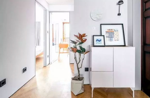 简洁实用的玄关鞋柜装修设计，无论户型大小，总有一款适合你！