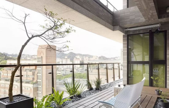 家里的阳台别再浪费了,改造成阳光房吧,美观实用让人羡慕!