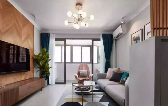 北欧风三房装修真不错,入户鞋柜隔断很实用,朋友都说有档次!