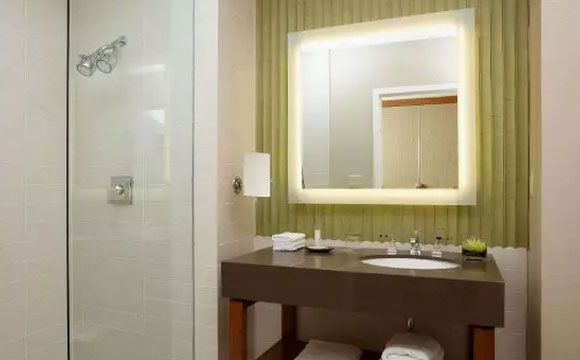 卫生间装修有讲究,那些关于安装浴室镜不得不说的问题!