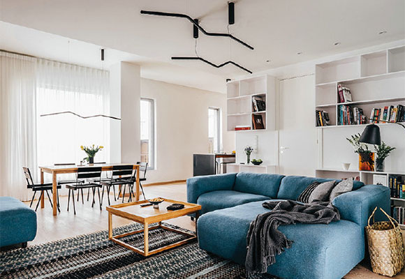 装修时坚持不买电视柜，家人朋友都说我小气，入住都说很明智！