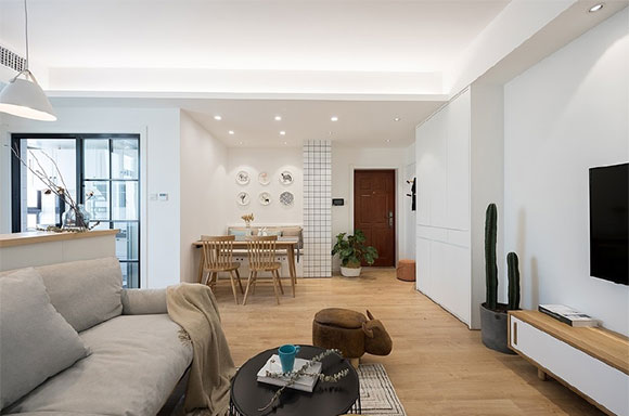 简约风格装修温馨舒适,客厅不买沙发,定做沙发连吧台真实用!