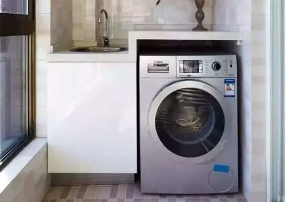 家里阳台别浪费,洗衣机别放卫生间放阳台最合适,学起来吧!