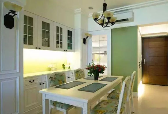 餐厅装修配个酒柜吧,真的很实用!增加收纳空间提升美观度!