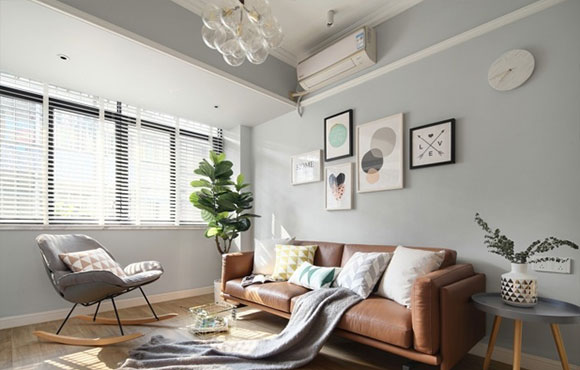 简约风格装修,卡座式餐厅,电视柜吊墙上,生活很惬意!