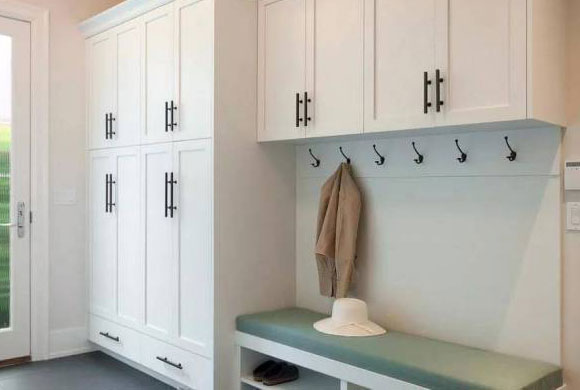 配换鞋凳的玄关鞋柜装修,超级实用,给家里也定制一套吧!