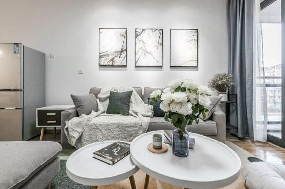 清爽舒适的简约风格装修,墙面刷白没吊顶,卧室特别温馨!