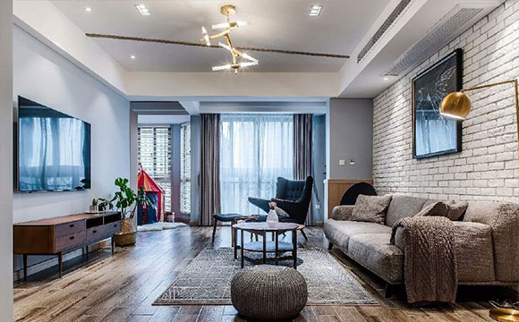 新家装修很漂亮,白色砖形文化墙面真有个性,餐厅定制矮柜更实用!