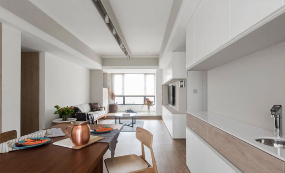 宁静唯美的白色空间,阳台地面抬高,定制全屋储物柜,真实用!