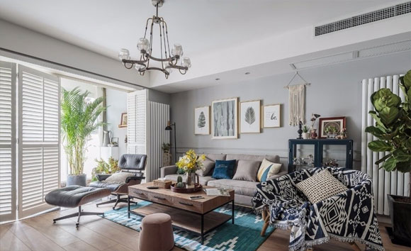 有点混搭的北欧风格装修,客厅阳台装折叠门,全屋美极了!