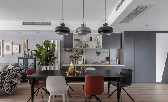 带餐边柜的餐厅更实用,条件允许的话,餐厅装修一定要装餐边柜!