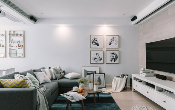 小巧精致的复式楼装修，设计清爽很时尚，楼梯下装储物柜真实用！