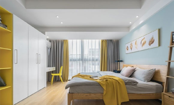 淡蓝色加原木色设计的公寓装修，蓝色电视背景墙超漂亮，晒晒！